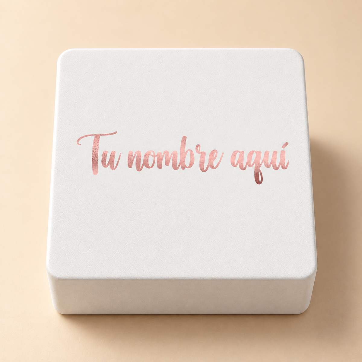 Caja regalo blanca personalizada con un nombre en letras rosa metalizado