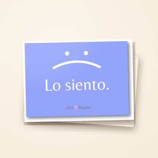 Tarjeta LO SIENTO presentada con sobre sobre fondo crema