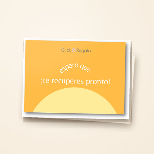 Tarjeta RECUPÉRATE PRONTO presentada con sobre sobre fondo crema